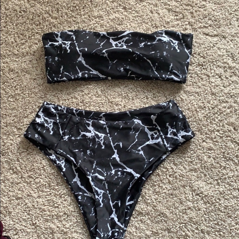 Marble black and white bikini